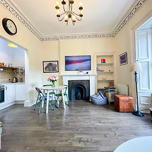  Apartamento Open Plan 2 Bed Apt, Near Castle